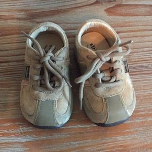 Stride Rite Tan Baby Sneakers size 4W